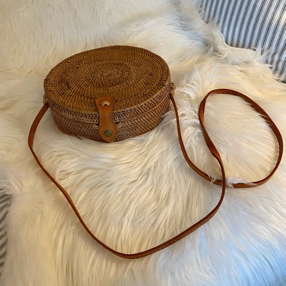 Round rattan woven bag (made in Bali)